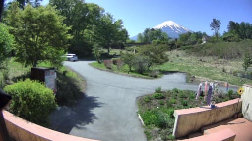 鳴沢村 京王富士スバル高原別荘地