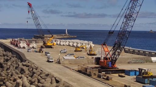 八丈島 神湊港底土