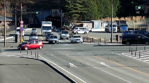 河口トンネル前