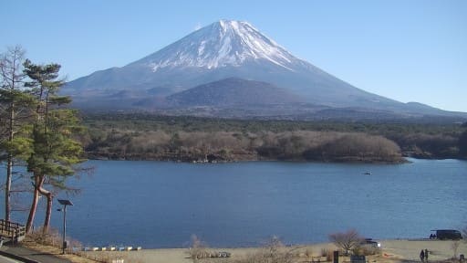 精進湖から見た富士山